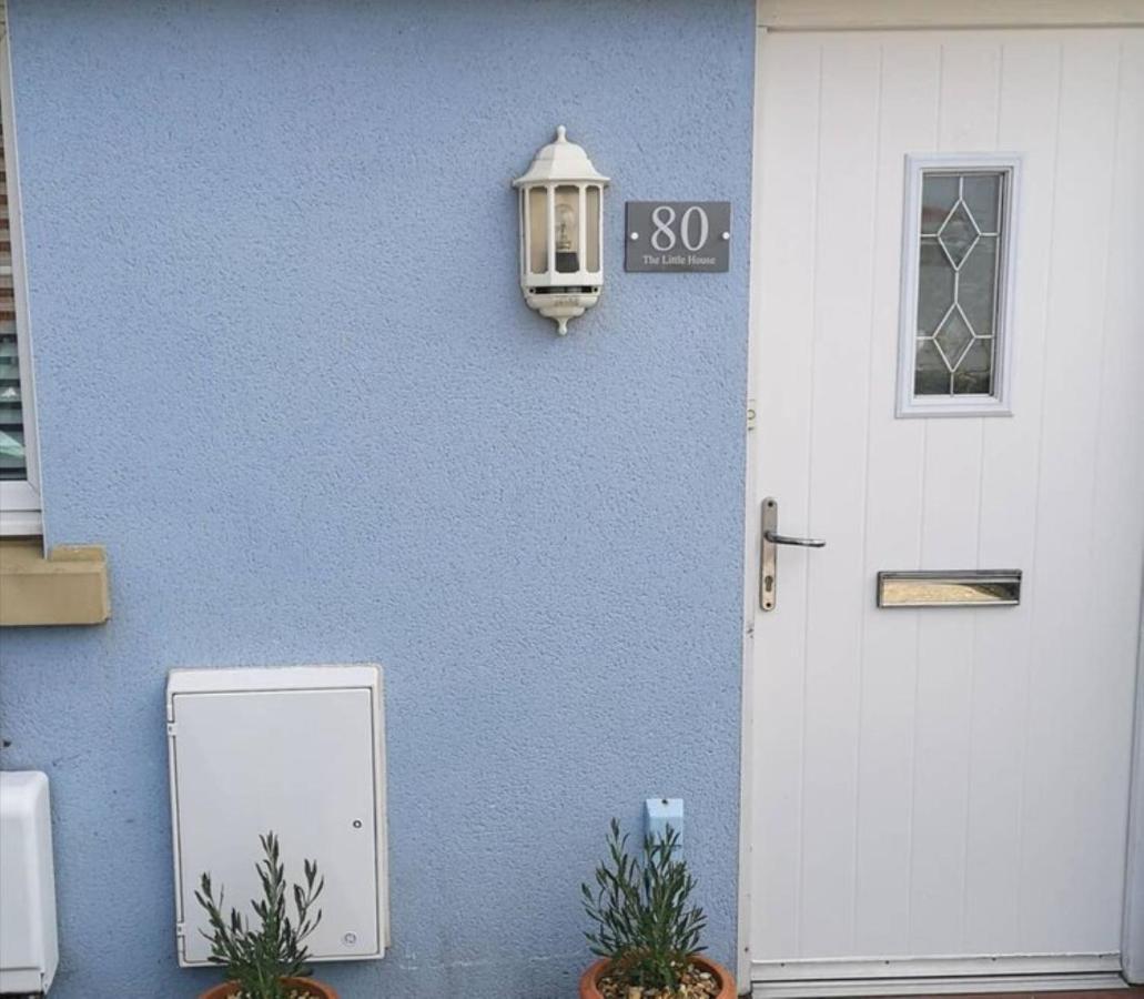 The Little House, Boutique Home Near The Sea ชิชิสเตอร์ ภายนอก รูปภาพ